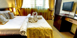 Camera matrimoniala Hotel Indiana Iasi